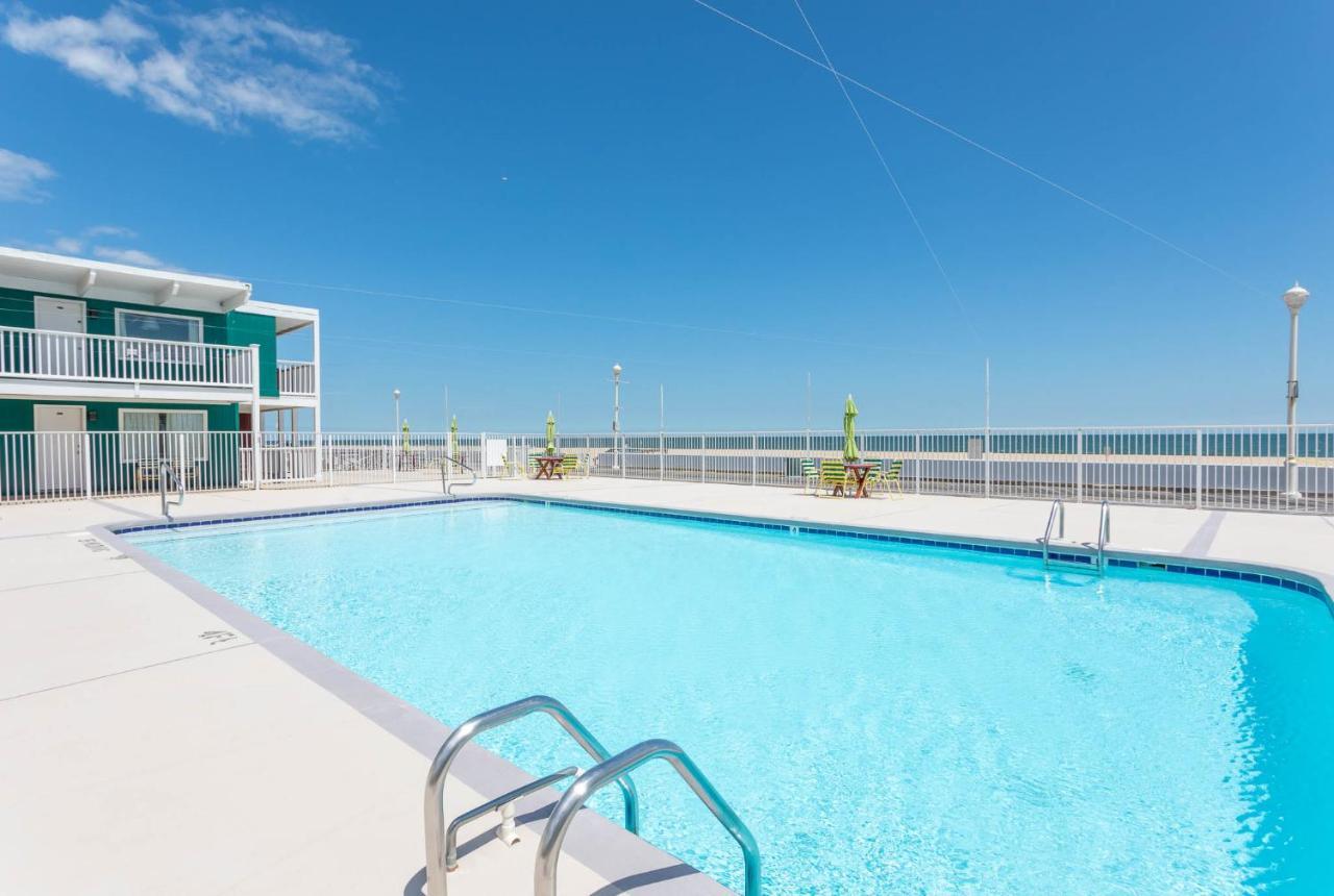 Fish Tales Boardwalk Inn & Ocean Mecca Motel Ошен Сити Экстерьер фото