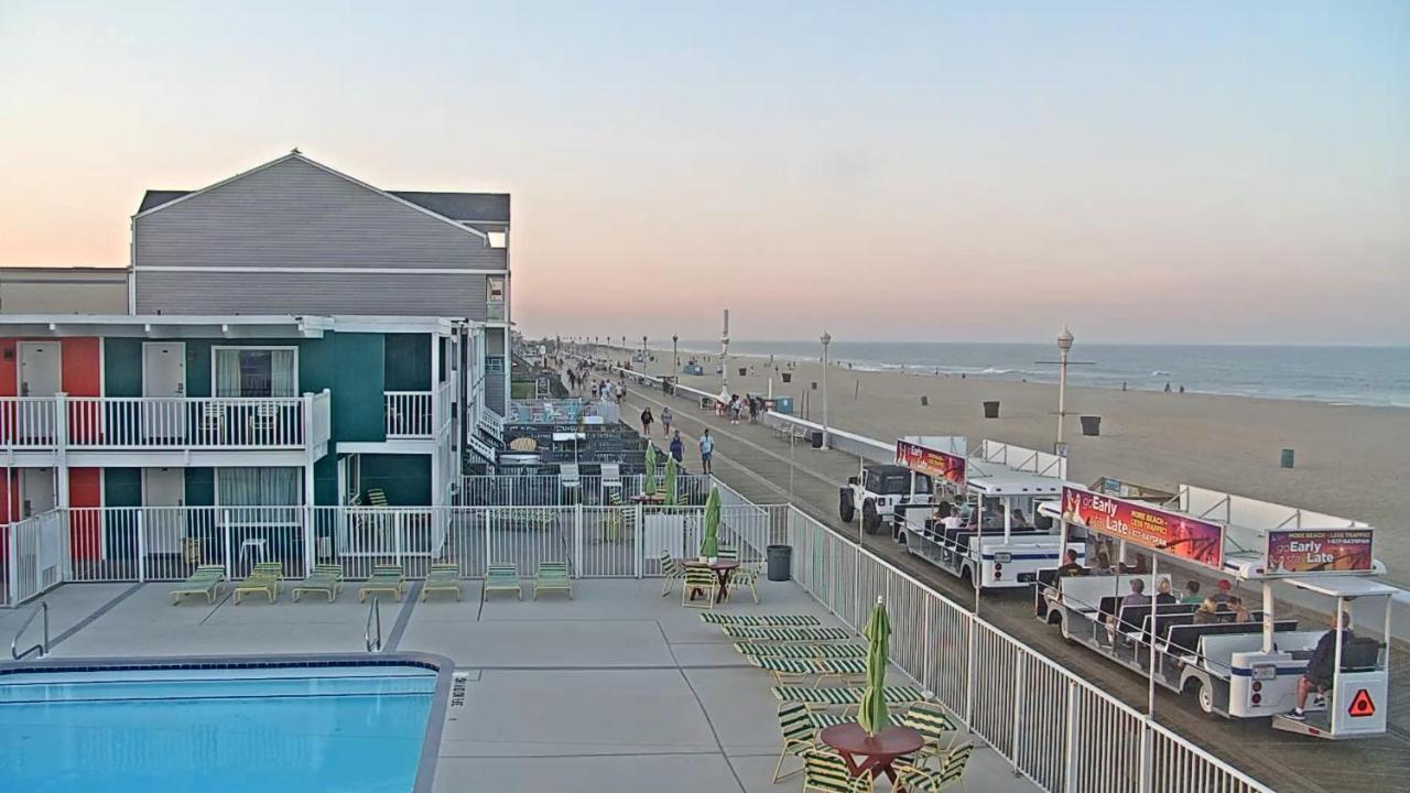 Fish Tales Boardwalk Inn & Ocean Mecca Motel Ошен Сити Экстерьер фото