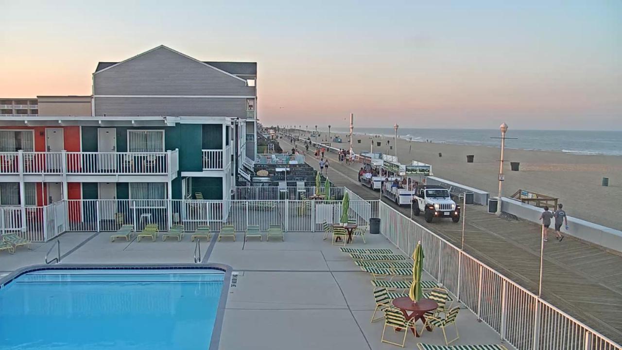 Fish Tales Boardwalk Inn & Ocean Mecca Motel Ошен Сити Экстерьер фото