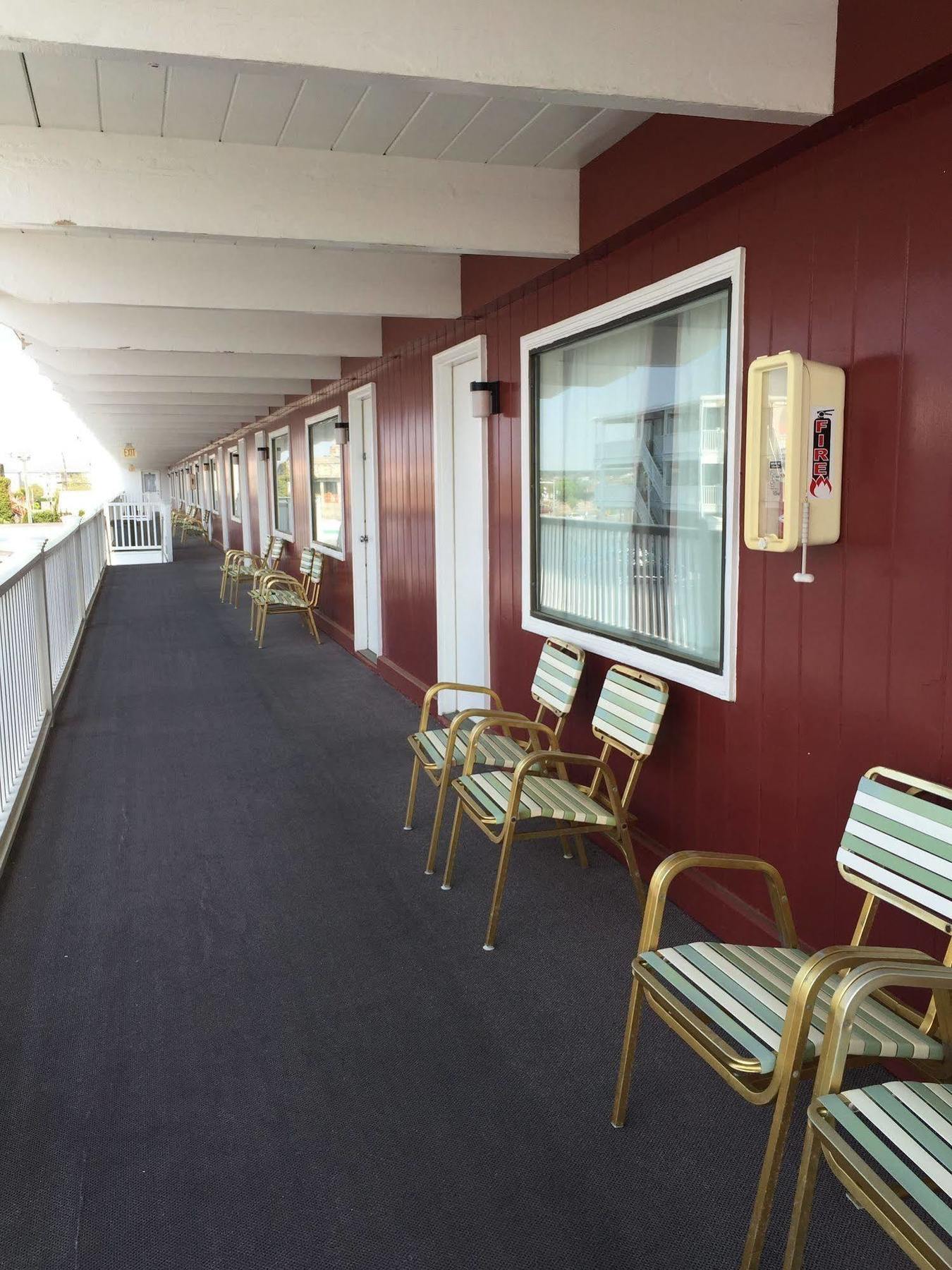 Fish Tales Boardwalk Inn & Ocean Mecca Motel Ошен Сити Экстерьер фото
