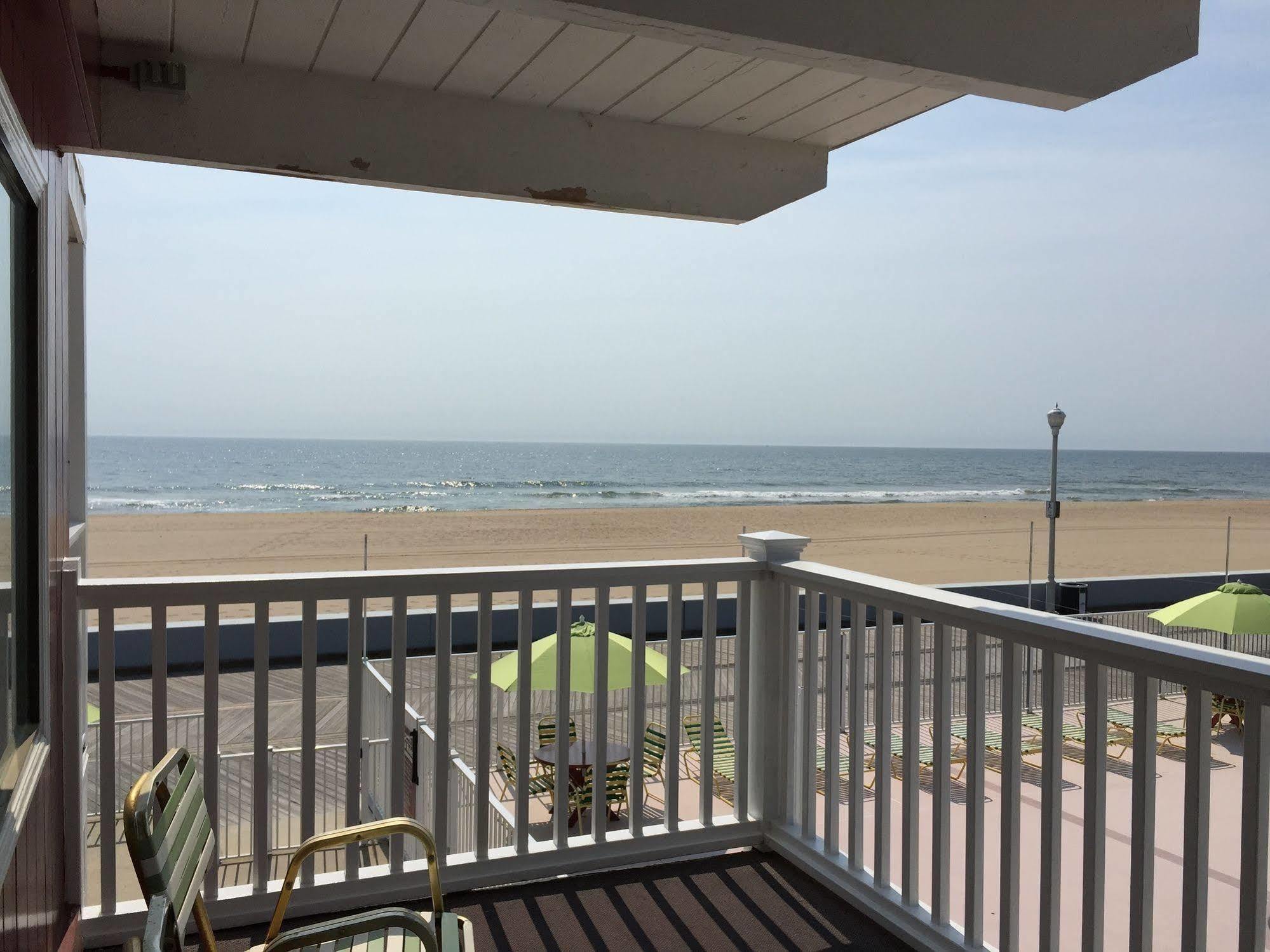 Fish Tales Boardwalk Inn & Ocean Mecca Motel Ошен Сити Экстерьер фото