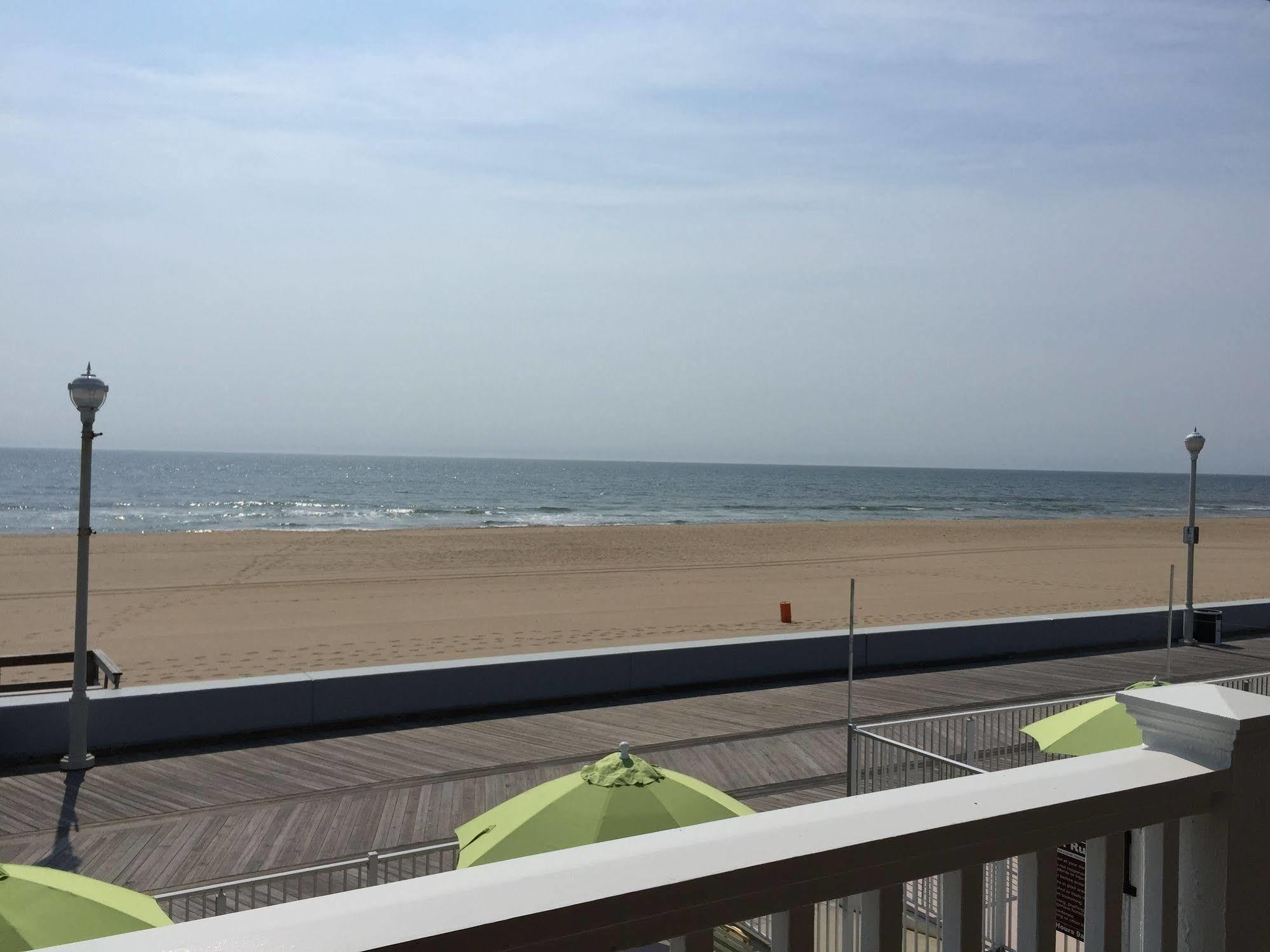 Fish Tales Boardwalk Inn & Ocean Mecca Motel Ошен Сити Экстерьер фото