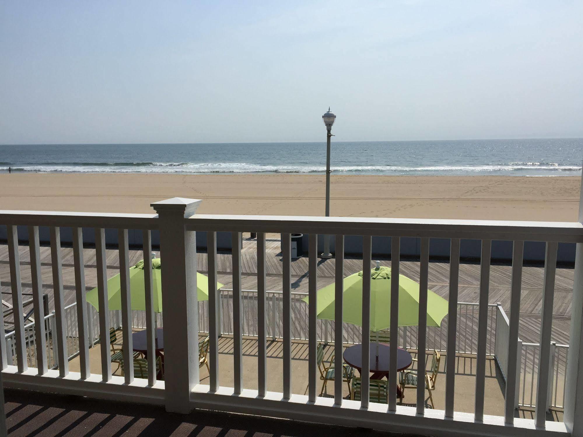 Fish Tales Boardwalk Inn & Ocean Mecca Motel Ошен Сити Экстерьер фото